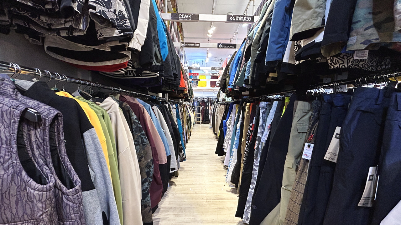 スノボードセット ネオンストーリー　板　ビルディング付 バック ブーツ お手入れ スノボードセット ネオンストーリー 板 ビルディング付 バック ブーツ